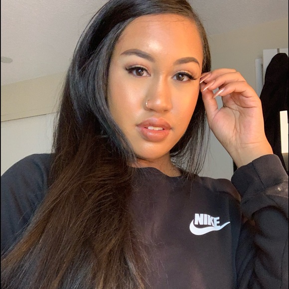 Meet your Posher, Leah - Picture 2 of 2